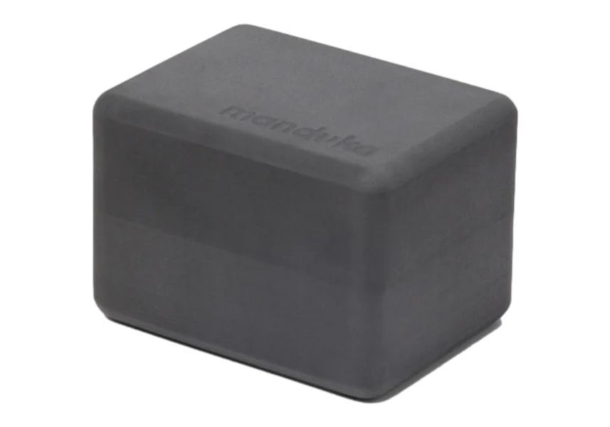 Мини-блок для йоги Manduka Travel Yoga Block Thunder (Grey) 10х11.5х15 см 456030020 фото