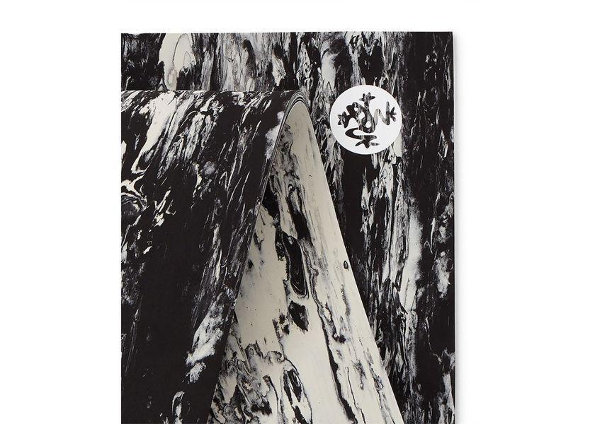 Коврик для йоги, пилатеса Manduka Comfort Cushion Black White Marble 172x61x0.8 см 1G1053764 фото