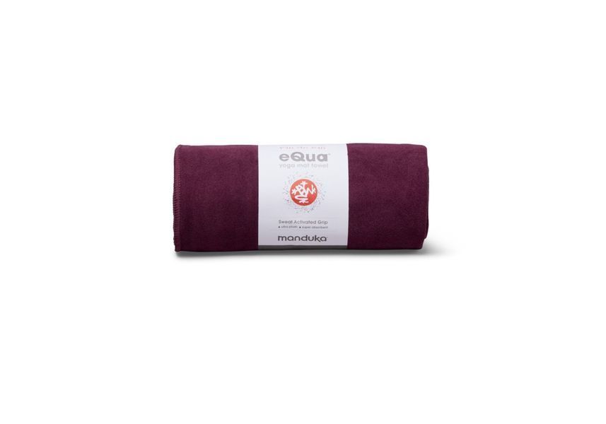 Йога-рушник для рук Manduka eQua Hand Towel Acai 67x40 см 211011080 фото