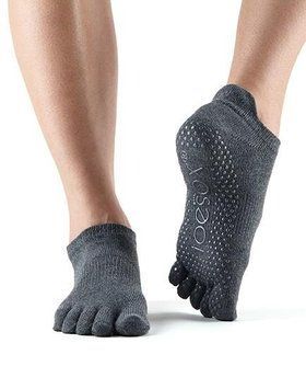 Шкарпетки для йоги та пілатесу ToeSox Full Toe Low Rise Grip Charcoal Grey L (43-45) 841090133397 фото