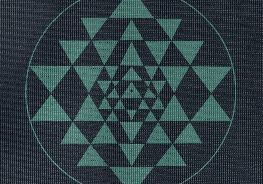 Коврик для йоги Bodhi Leela Yantra Alignment Midnight Blue 183x60x0.45 см 896MBY фото